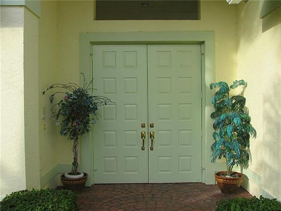 2nd image of 6771 Cypress Cove Cir