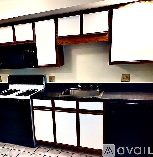 1st image of 121 Madison Ave #121