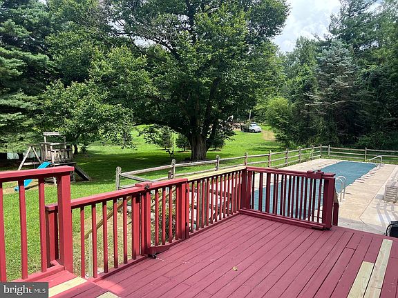 3rd image of 444 Valleybrook Rd