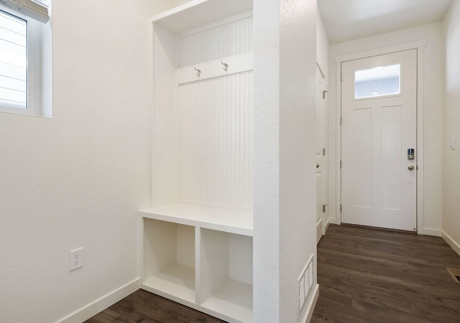 3 bedroom, 2 1/2 bath home in Tailholt! - — Photo 3