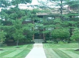 935 Canyon View Rd UNIT 935-302, Northfield, OH 44067