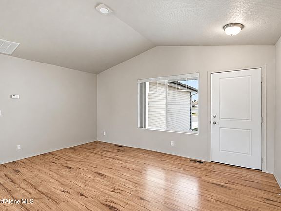 5th image of 1534 N Pyroclast St