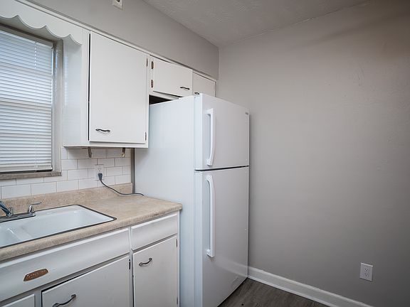 3rd image of 2525 Lakeview Ave APT 5