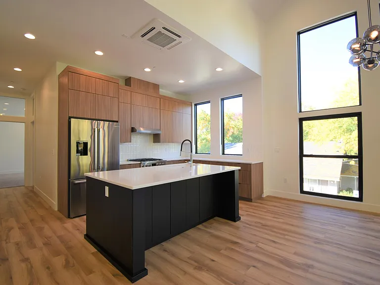 55 N 2nd St #200 — Photo 10