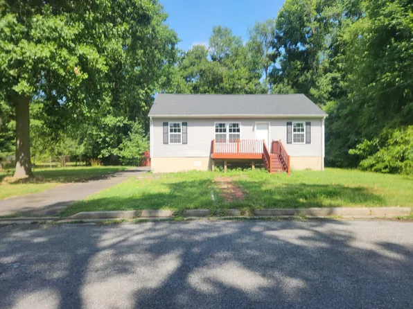 175 Delaware Dr, Pennsville, NJ 08070