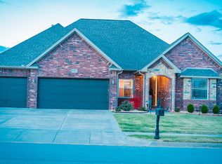 2402 SW Cadwell Ave, Bentonville, AR 72713