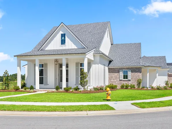 100 Sugar Cane Palm Cir, Broussard, LA 70518