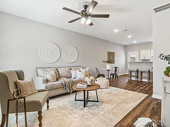 5th image of 1115 Hillwood Dr #D8