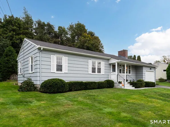 9 Victoria Drive, Branford, CT 06405