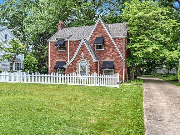 2nd image of 126 Danbury Dr