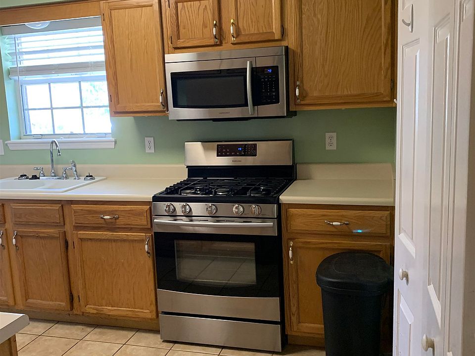 2nd image of 71 Shadow Oak Cir