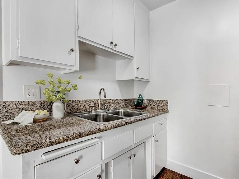 Palms Caribbean Apartments — Photo 10