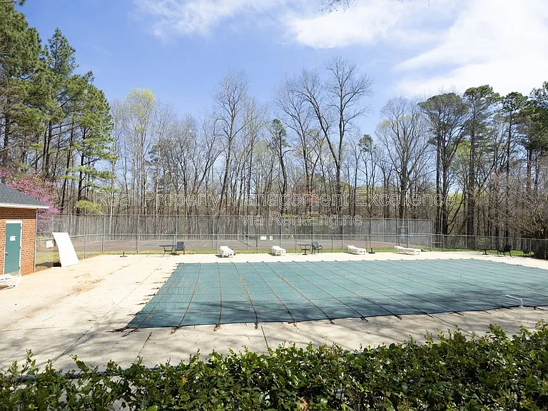 521 Renshaw Ct — Photo 33