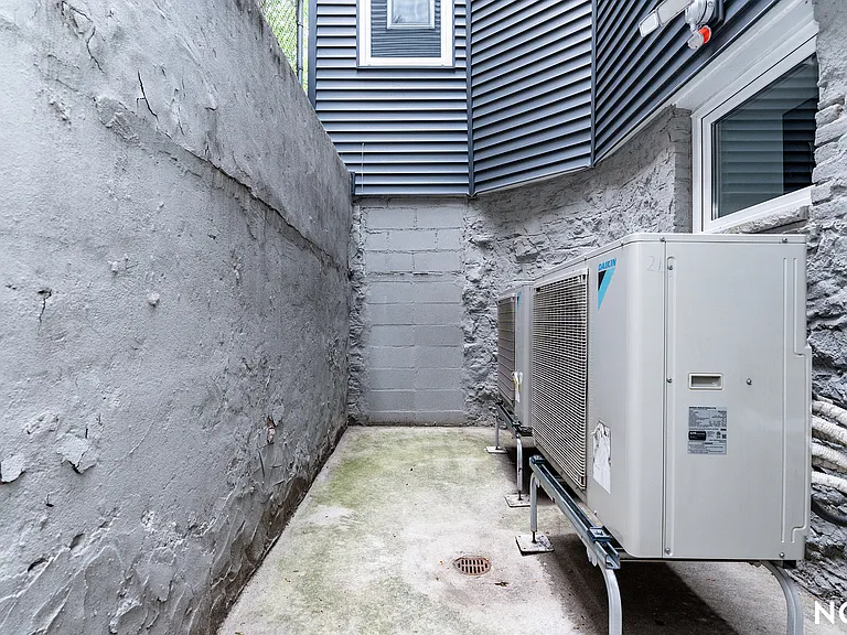 1628 Summerfield St #2B — Photo 12