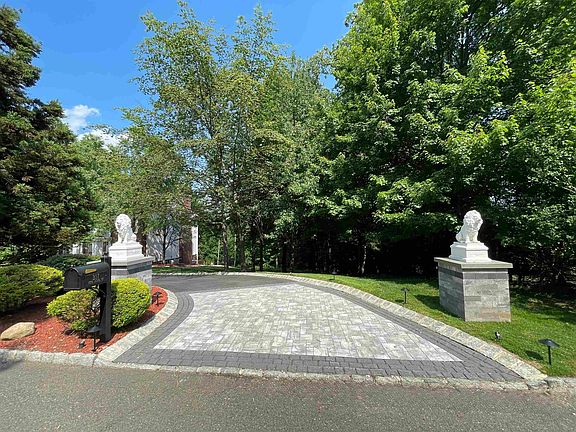 2nd image of 317 Rock Ridge Ct