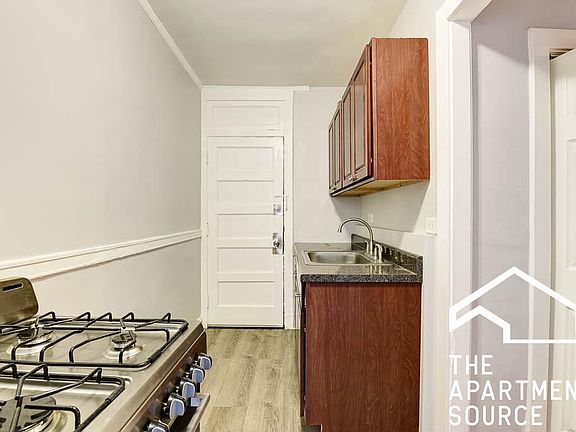 2nd image of 3264 W Wrightwood Ave #2J