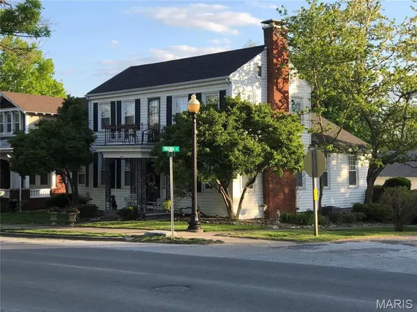 322 N 3rd St, Louisiana, MO 63353