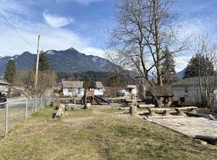 610 Hemlock Ave, Hope, BC V0X 1L0