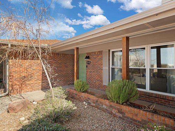 3rd image of 4008 Camino De La Sierra NE