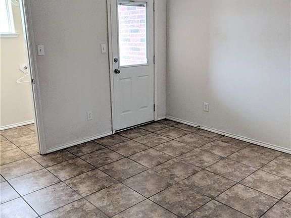 4th image of 409 S 49th St APT C