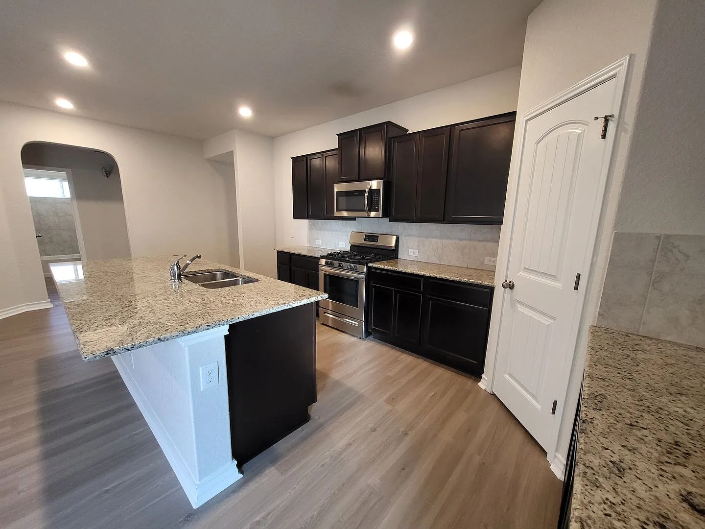 Pristine Home With Open Floor Plan — Photo 4