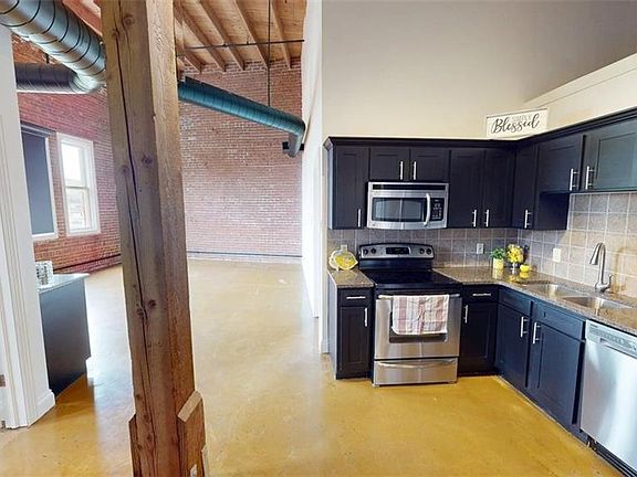 3rd image of 510 Delaware St APT 405