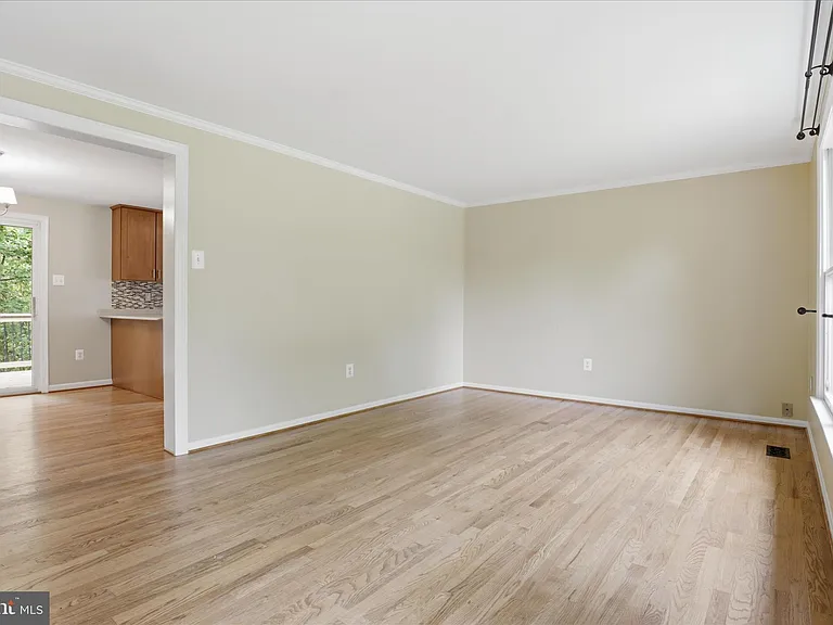 10617 Wheatley St — Photo 3