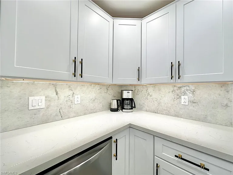 3639 Kent Dr — Photo 20
