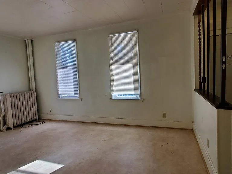 1169 Reaney Ave — Photo 7