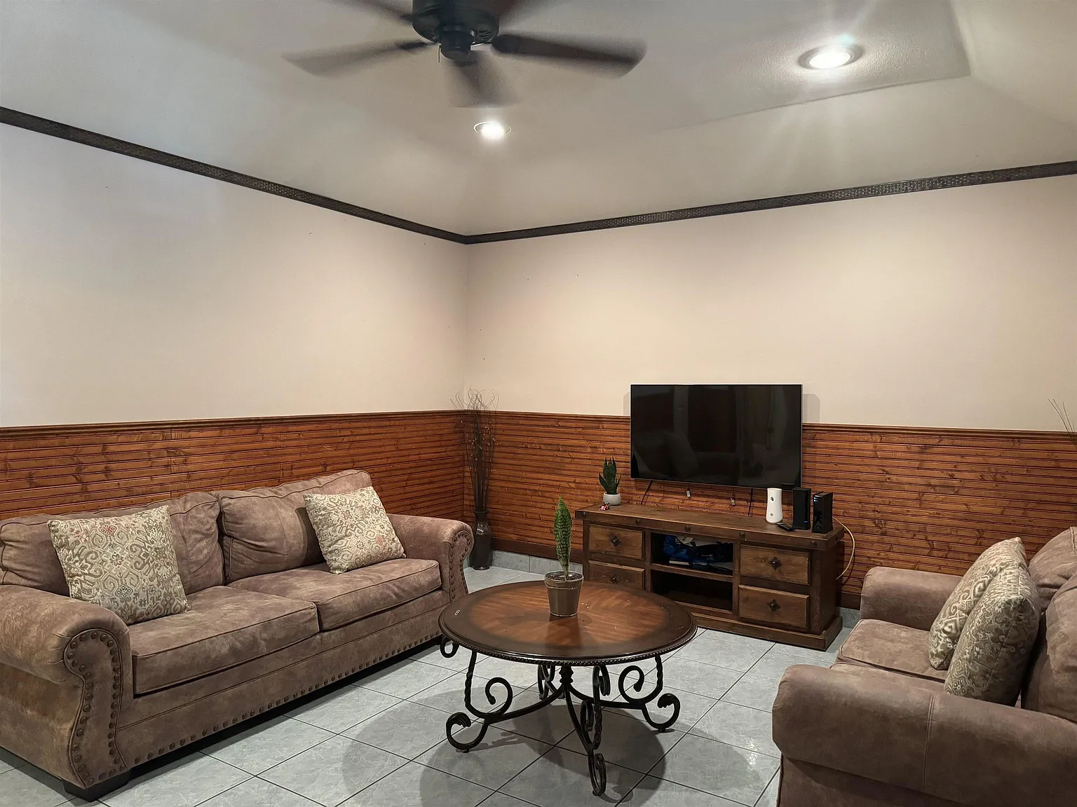 3 bed, 1748 sqft, $1,800 — Photo 2