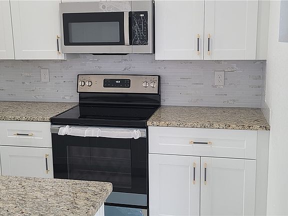 4th image of 1041 Cheney Ave S