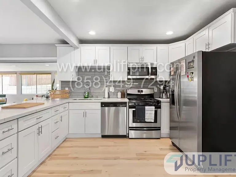 5520 Olvera Ave — Photo 9