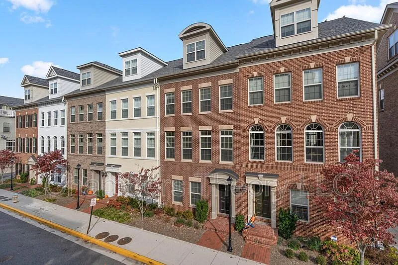Building Photo - 415 N Upton Ct