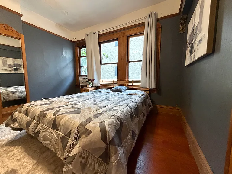 826 S Burlington Ave #11 — Photo 2