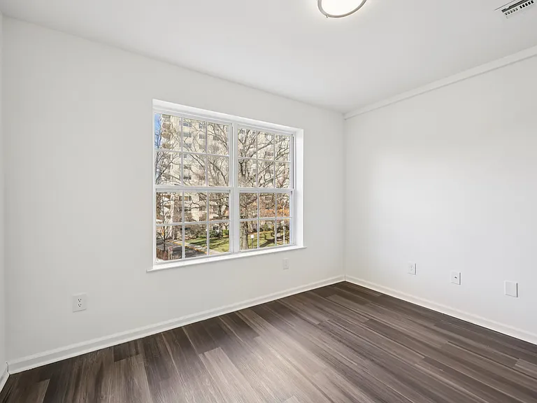 394 S Harrison St. — Photo 9