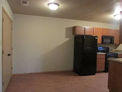 Building Photo - 2200 S 17th A F Fld #A-F
