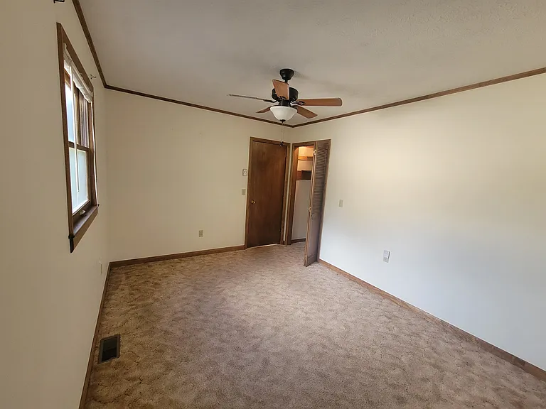11 Crystalwood Ln — Photo 15