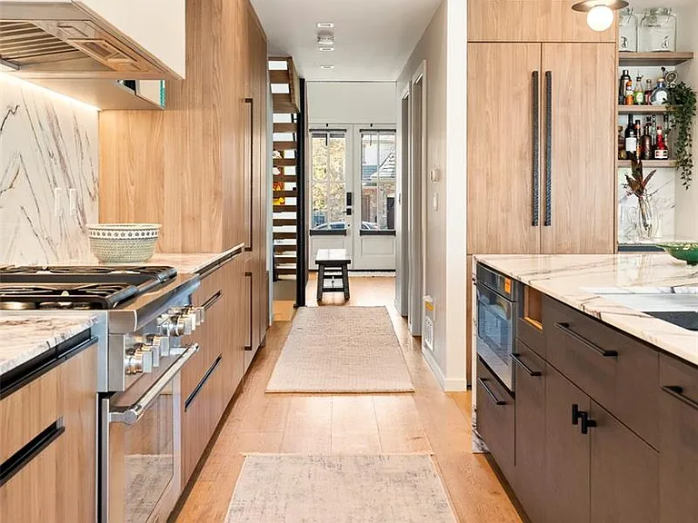 431 Elm St — Photo 23