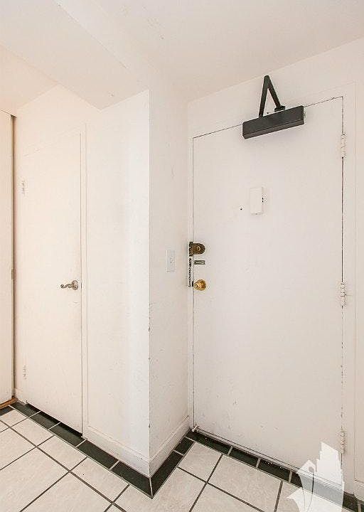 1st image of 255 E Delaware Pl #21A