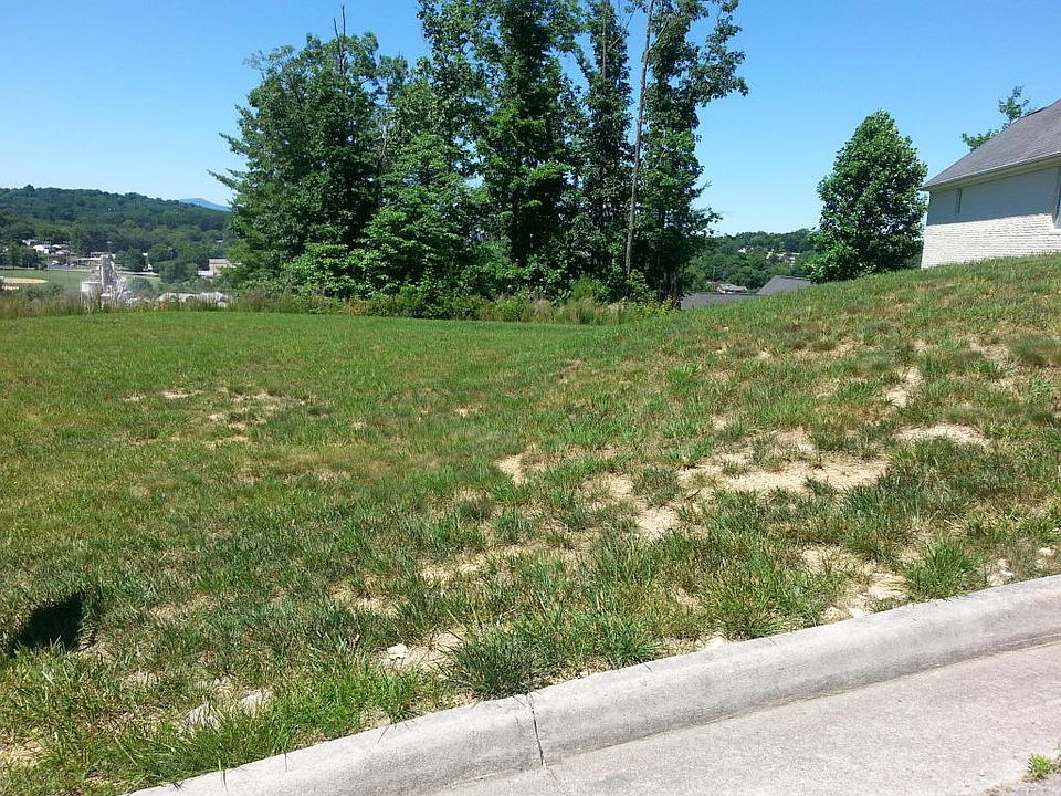 2nd image of 5916 Paddington Ct