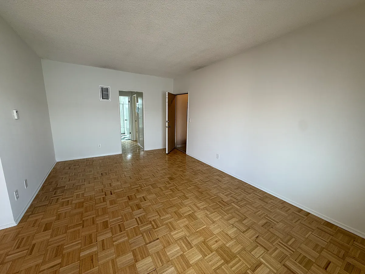 Building Photo - 7530 Lexington Ave #15