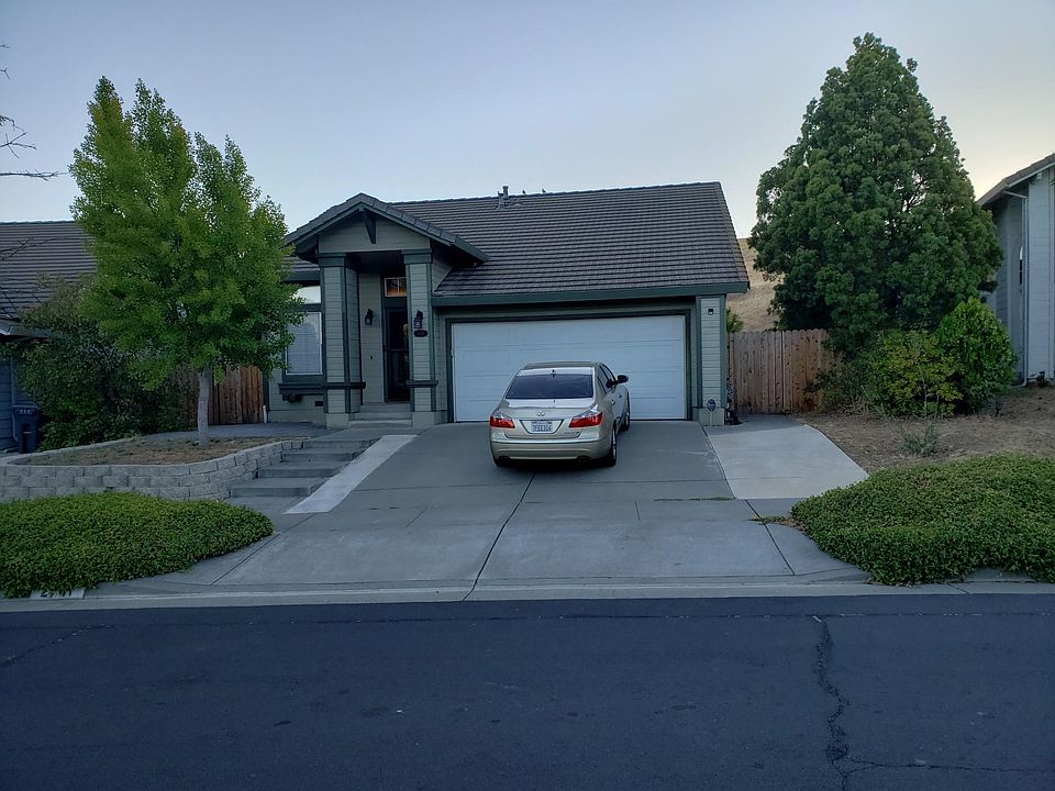 1st image of 2741 Hillview Dr