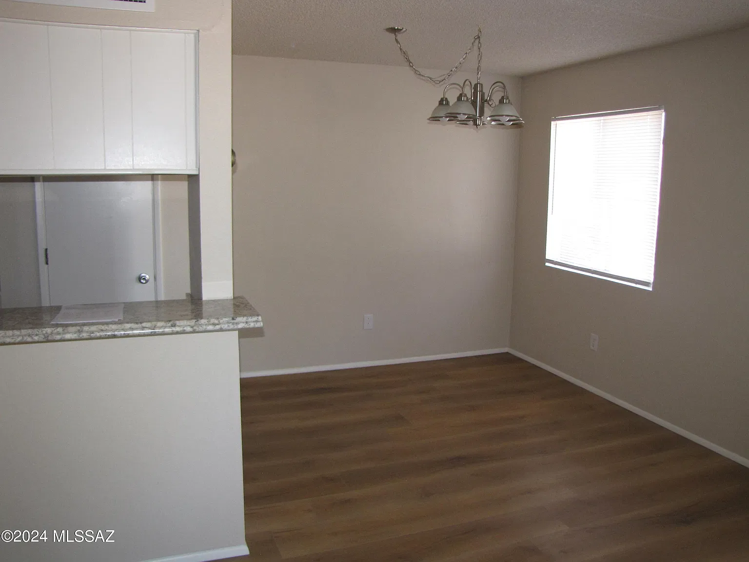 2 bed, 1.0 bath, 934 sqft, $1,150 — Photo 2