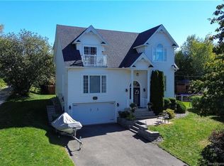 152 Wiggins Dr, Fredericton, NB E3A5N7
