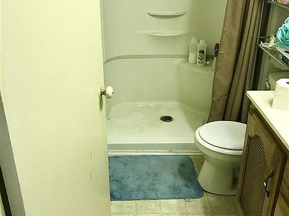 3rd image of 217 Harmon Hts
