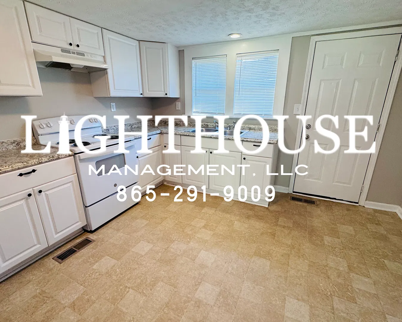 2802 Greenway Drive — Photo 1