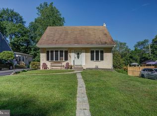 1363 Valley Rd, Woodlyn, PA 19094