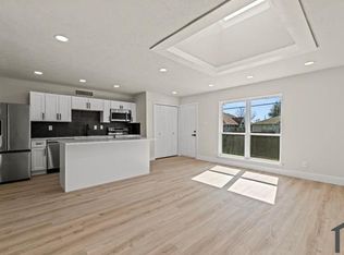 136 Stardust Ln, Desoto, TX 75115