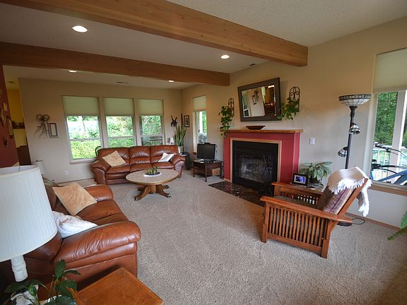3rd image of 120 Wyoming Dr