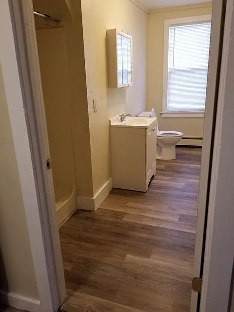 2 bed, 1000 sqft, $1,300 — Photo 4